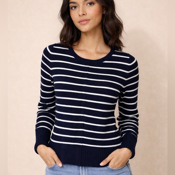 Abercrombie & Fitch Textured Knit Navy Stripe Top XSMALL - Picture 7 of 7